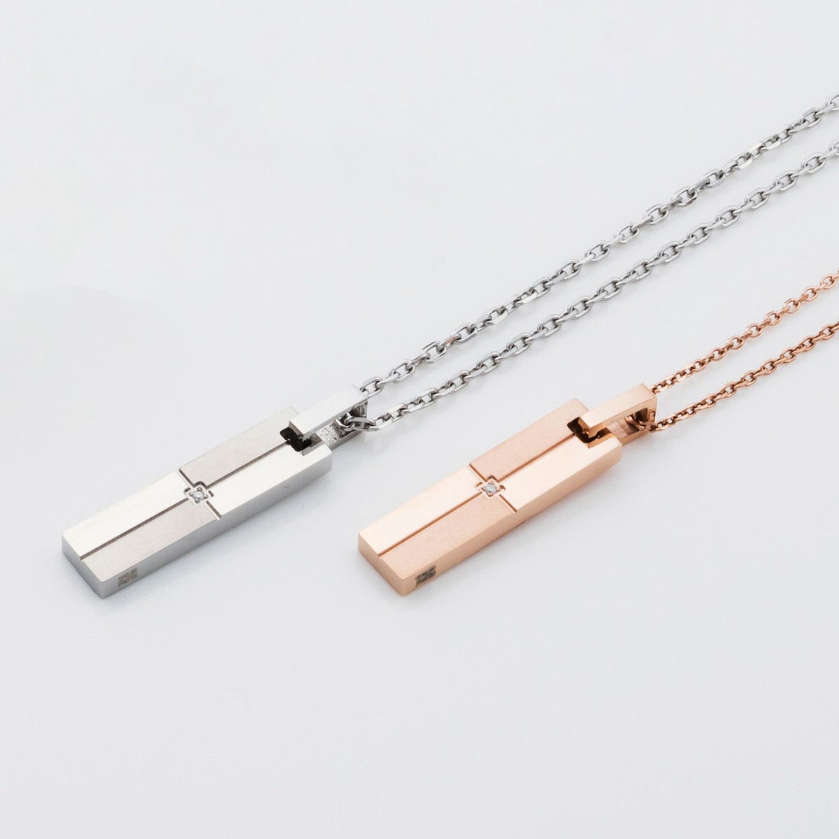 ペアネックレス 刻印可能 アレルギーフリー サージカルステンレス316L クロス マット ピンク&シルバー 4SUP056GO&4SUP056SV