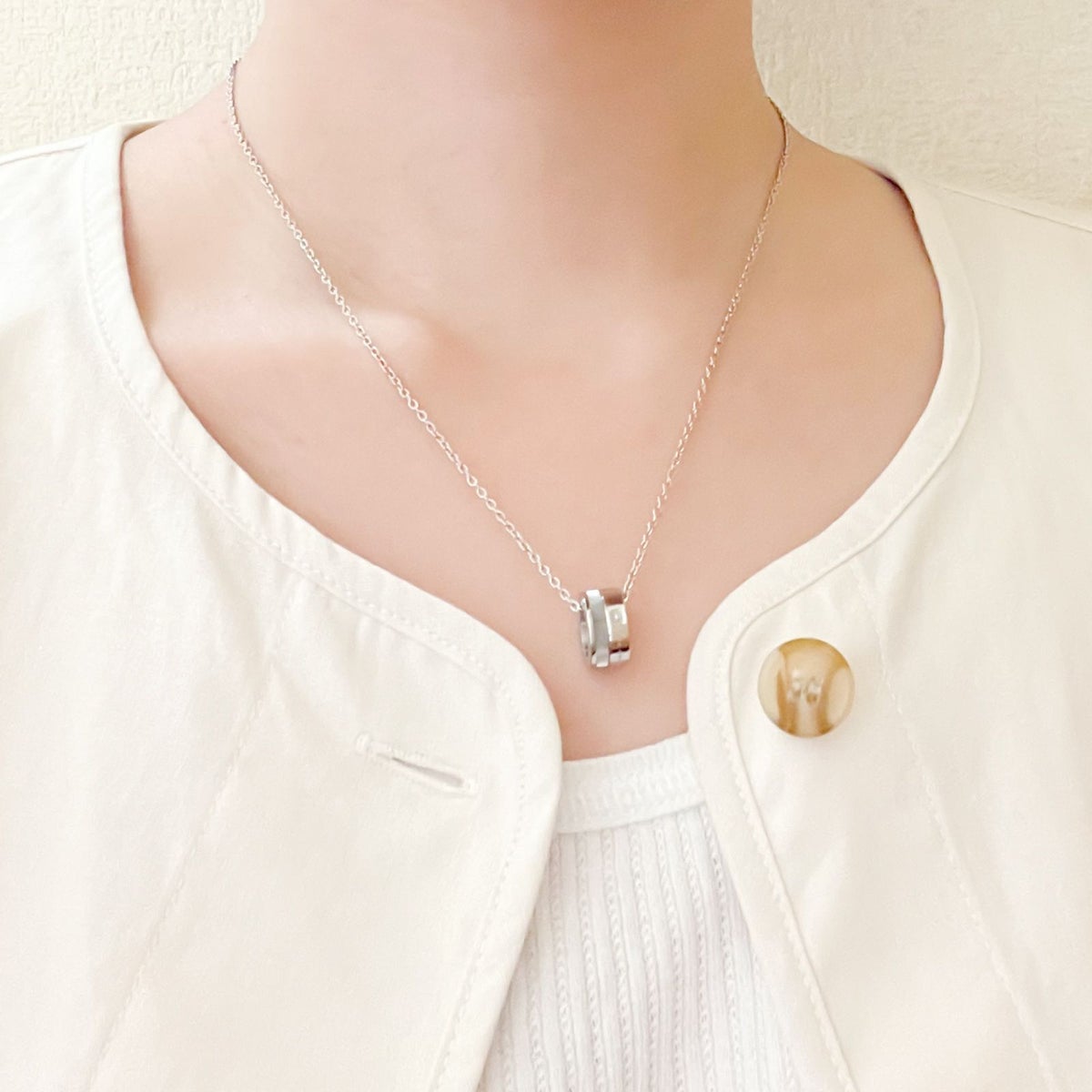 ペアネックレス 刻印可能 あなたは私の全て アレルギーフリー サージカルステンレス316L シェル メッセージ ホワイト＆ブラック 4SUP066WH&4SUP066BK